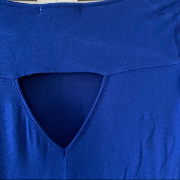 Design history long back cut back blouse - Picture 7 of 7